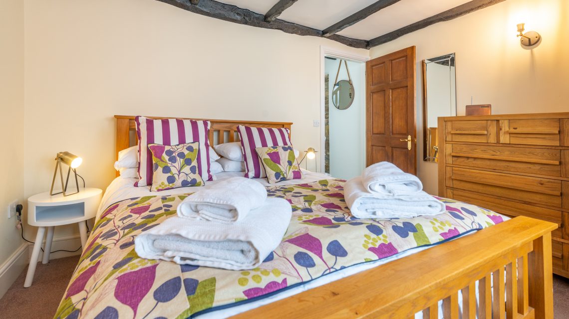 Cider Barn king bedroom
