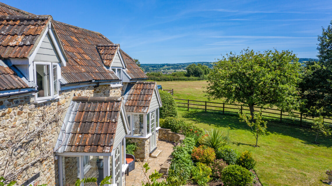 Plough & Horseshoe cottages & views