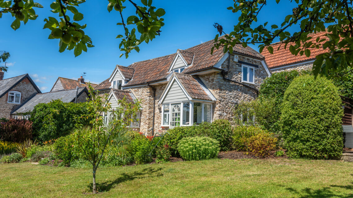 Plough & Horseshoe cottages