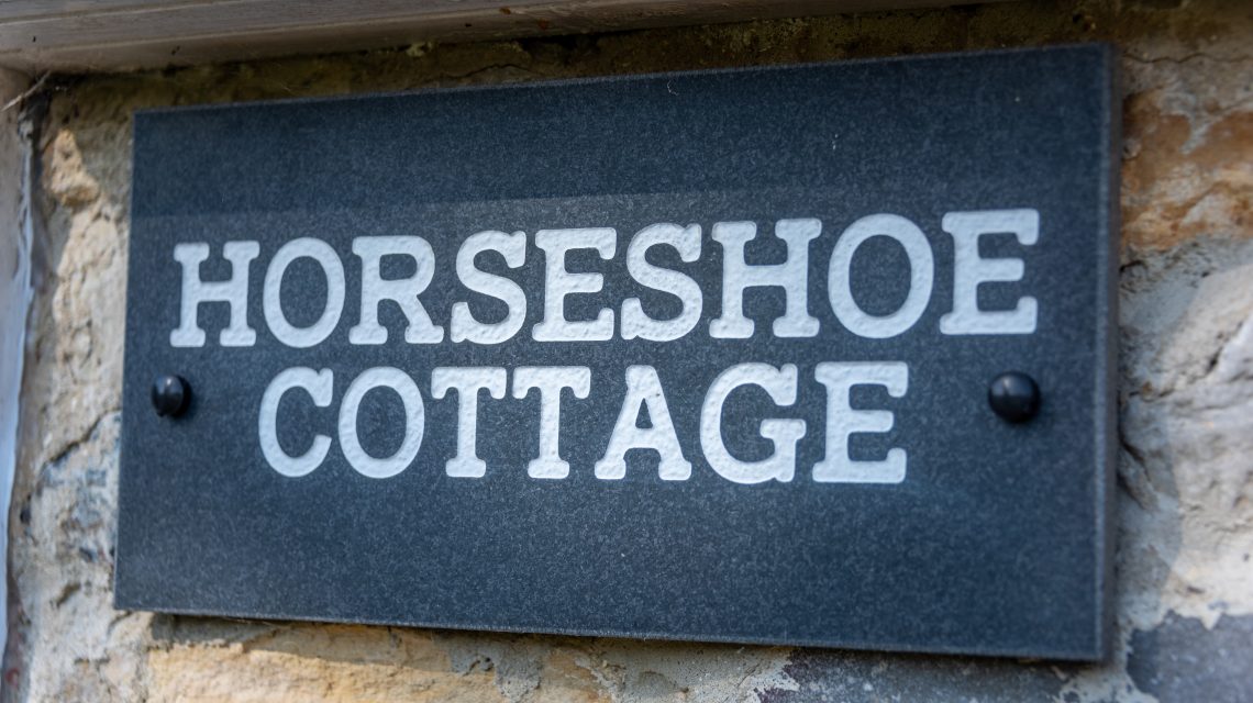 Horseshoe nameplate